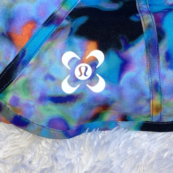 Lululemon Seawheeze Tracker Euphoria Multi Size 4 RARE & PERFECT - Picture 4 of 13